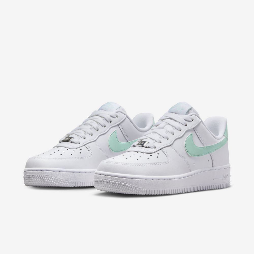 Кросівки Nike Air Force 1 '07 DD8959-113