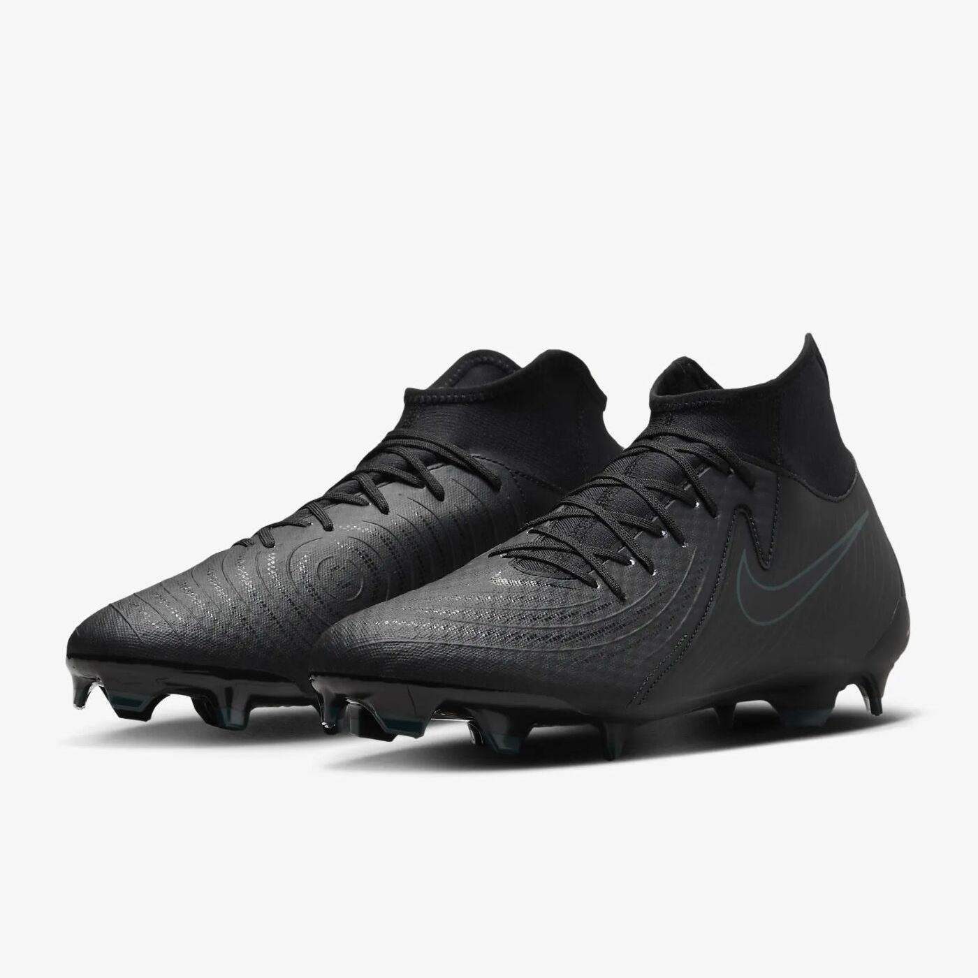 Бутси Nike Phantom Luna II Academy FG/MG FD6725-002