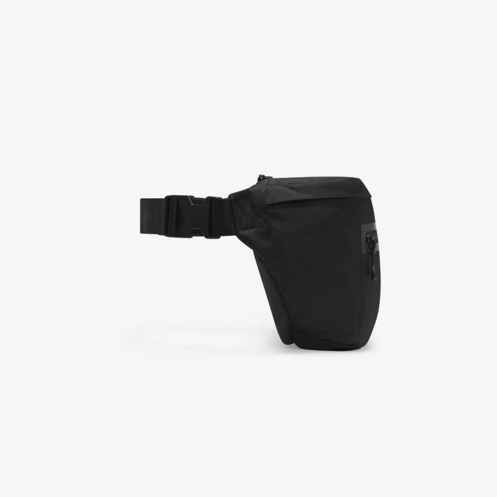 Сумка Nike Elemental Premium Waistpack DN2556-010