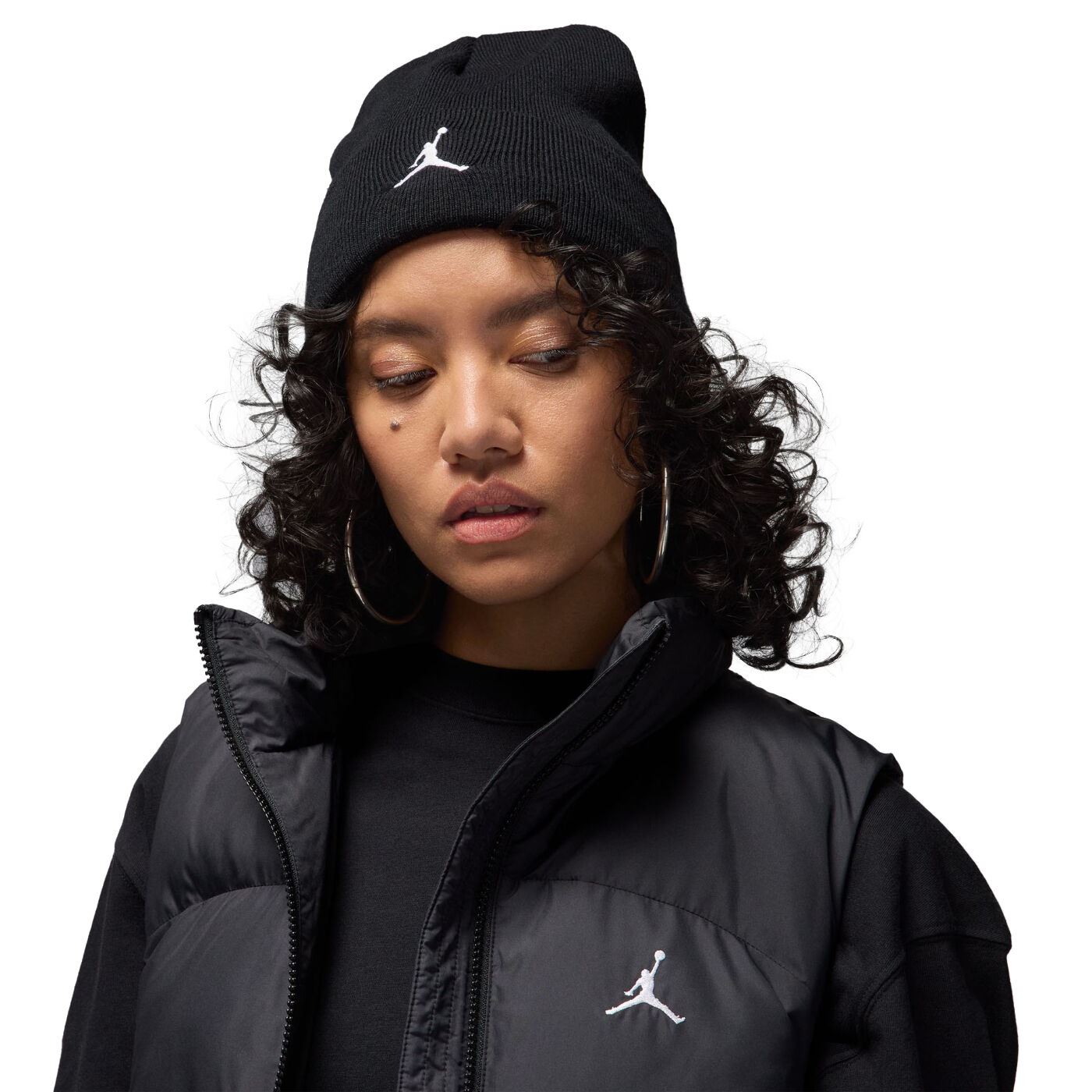 Шапка Nike U J Peak Beanie Satn Lined Ess HJ3224-010