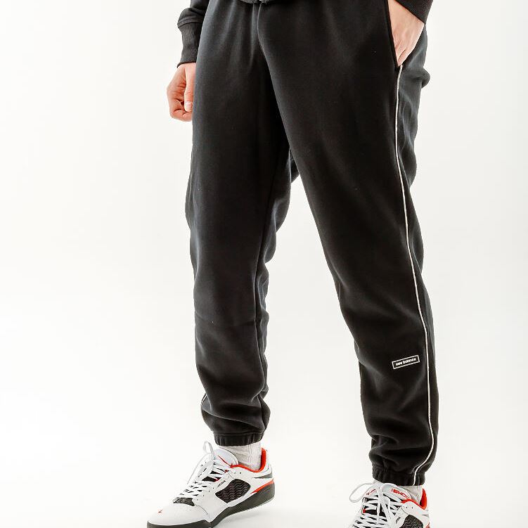Штани New Balance Essentials Winter MP33518BK