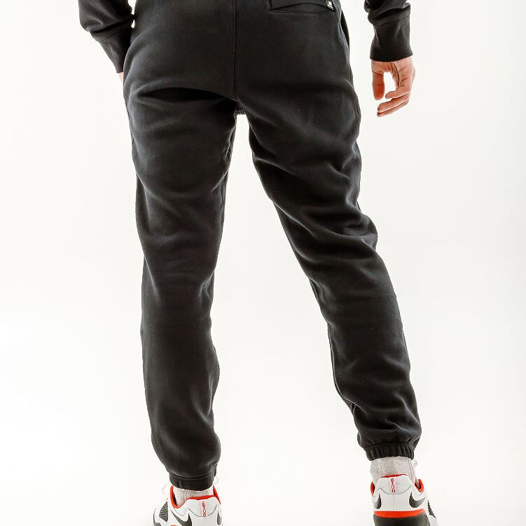 Штани New Balance Essentials Winter MP33518BK