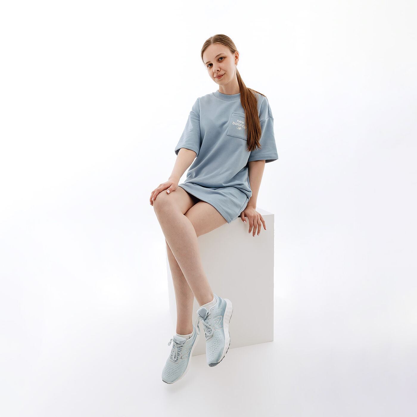 Сукня New Balance Essentials Stacked Logo WD31501LAY