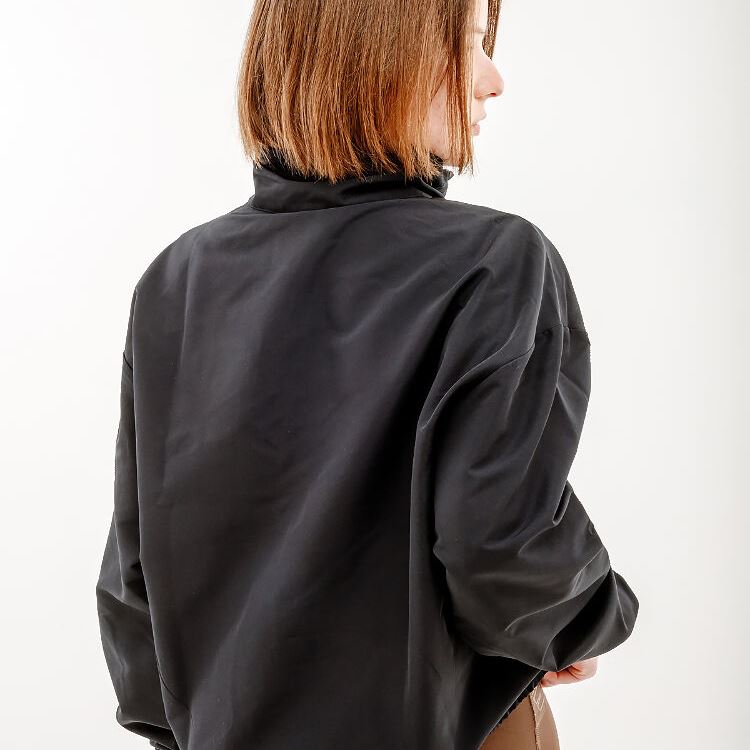 Куртка New Balanc Sport Woven WJ33501BK
