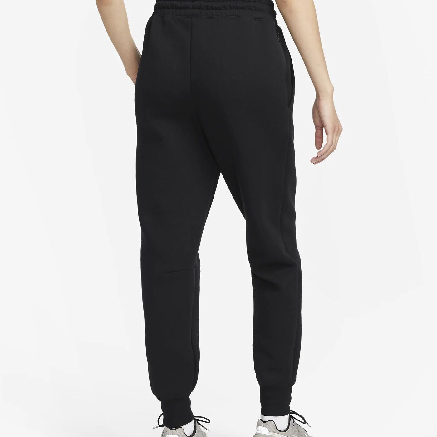 Спортивні штани Nike Sportswear Tech Fleece FB8330-010
